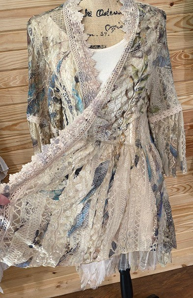 3/4 SLEEVE LACE AND CROCHET HIGH LOW